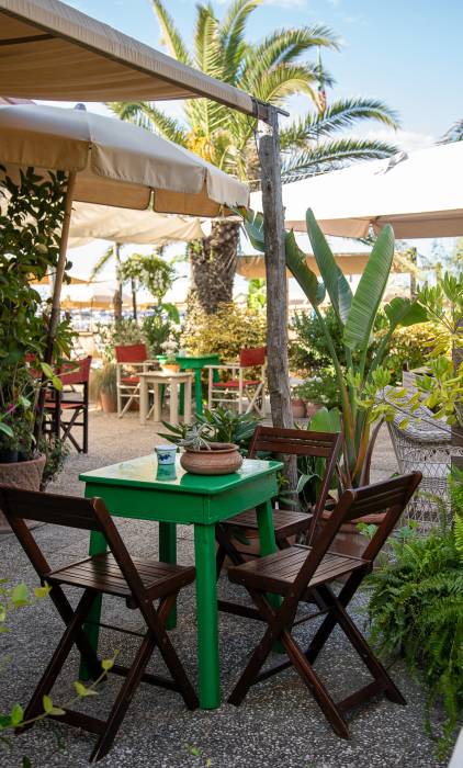 bagno-oasi-beach-restaurant-tavoli2